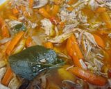 Foto del paso 3 de la receta: Pollo en escabeche