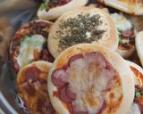 Foto langkah ke 9 dari resep Pizza Mini.