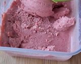 Une image de l'étape 2 de Glace fraises bananes.