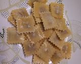 Foto del passaggio 9 della ricetta Ravioli con carne