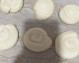 A picture of step 5 of Pizza paratha.