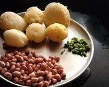 उपवासाची बटाटा भाजी (batata bhaji recipe in marathi) रेसिपी स्टेप 2 फोटो 