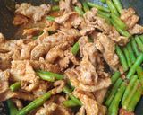 รูปขั้นตอนการทำที่ 3 ของ ผัดพริกแกงหมูถั่วฝักยาว