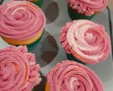 A picture of step 6 of Quick 3minute vanilla cupcakes.