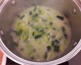 Póréhagyma krémleves recept fázis 2 fotója