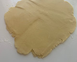 Foto del paso 3 de la receta: Tarta de manzana con masa quebrada, crema pastelera y mermelada de albaricoque. Todo casero