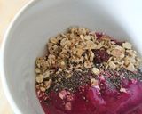 Foto langkah ke 4 dari resep Pineapple Dragon Fruit Smoothie with Toppings.