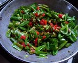 A picture of step 2 of Broad beans curry/chikkudukaya curry.