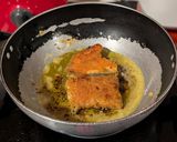 A picture of step 6 of Thakurbarir Katla Fry.