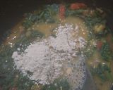 A picture of step 3 of Lasooni palak.