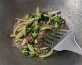 Foto langkah ke 3 dari resep Cah Brokoli Daging.