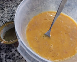 Foto del paso 5 de la receta: Tortilla de calabacín con atún y queso