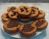 Foto del paso 3 de la receta: Muffins de avena, plátano 🍌,manzana 🍎 y chocolate 85%🍫