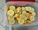 Une image de l'étape 4 de Courgettes jaunes et poivrons verts aux tomates séchées et épices.
