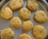 A picture of step 4 of Aloo tikki (with / without egg white).