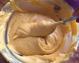 A picture of step 3 of Surprise heart cake.