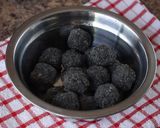 A picture of step 7 of Sesame Ball with Black Sesame Filling [Onde-onde].