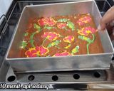 Foto langkah ke 4 dari resep Rainbow Cake motif bunga.