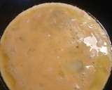 Foto del paso 3 de la receta: Tortilla francesa rellena de espinacas