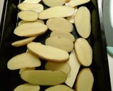 Almás hagymás sült krumpli sajttal - köretnek recept fázis 1 fotója