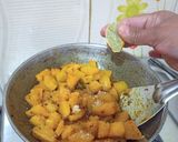 कद्दू की खट्टी मीठी सब्जी(Kaddu ki khatti meethi sabzi recipe Hindi) रेसिपी चरण 6 फोटो