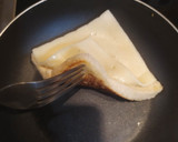 Foto del paso 2 de la receta: Sándwich mixto con huevo a la plancha