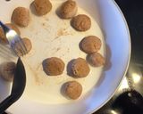 Foto del passaggio 5 della ricetta Spaghetti con polpette di tonno