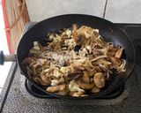 Foto langkah ke 8 dari resep Chicken Stroganof with Coconut Milk /santan.