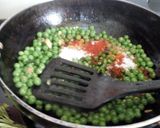 A picture of step 1 of Matar kachori.