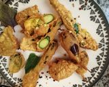 Une image de l'étape 6 de Fleurs de courgettes farcies mini aubergines façon tempura.