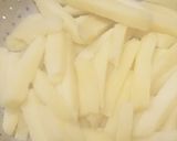 A picture of step 6 of Peri Peri French Fries Spinach Soup.