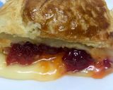 Foto del paso 5 de la receta Camembert hojaldrado con pimientos confitados
