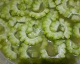Foto langkah ke 1 dari resep Tumis Pare no Pahit.
