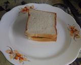 A picture of step 4 of Chilly cheese sandwich.
