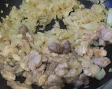 Foto del paso 2 de la receta: Arepa🥯rellena de pollo🍗 hawaiano🍍y queso🫓🧅🧀