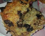 Foto langkah ke 5 dari resep Chocochip Banana Muffin (easy, no mixer, fluffy and moist).