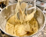 Foto del paso 3 de la receta: Pastel con manteca, licor y cabello de ángel