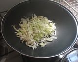 Foto del paso 2 de la receta: Yakisoba de pollo 🇯🇵