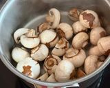 Une image de l'étape 2 de 🌱 Champignons de Paris mijotés aux oignons (Vegan).