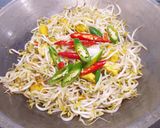Foto langkah ke 5 dari resep Oseng Tahu Taoge.