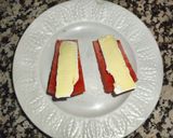 Foto del paso 2 de la receta: Canape de Sandía, Queso Brie, Hummus y Pipas