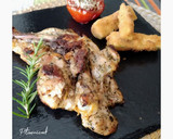 Foto del paso 10 de la receta: Pollo a la plancha con guarnición de tomate y calabacín rebozado