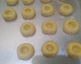 Foto langkah ke 6 dari resep Strawberry Thumbprint Cookies.