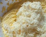 Foto langkah ke 2 dari resep Kastengel keju renyah tanpa cetakan.