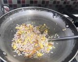 Foto langkah ke 2 dari resep Nasi Merah Goreng Daun Jeruk Teri.