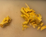 Foto del passaggio 1 della ricetta Cavolfiori gialli marinati
