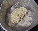 Foto langkah ke 2 dari resep Mie Instan Kuah Baso.