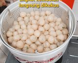Foto langkah ke 6 dari resep Cilok isi Abon sapi pedas.