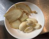薑炒蒜頭胡椒雞的食譜步驟1照片