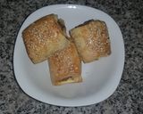 A picture of step 5 of Mini sausage rolls.